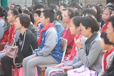 《讓生命充滿愛》大型校園德育教育主題演講走進廈門仙岳小學