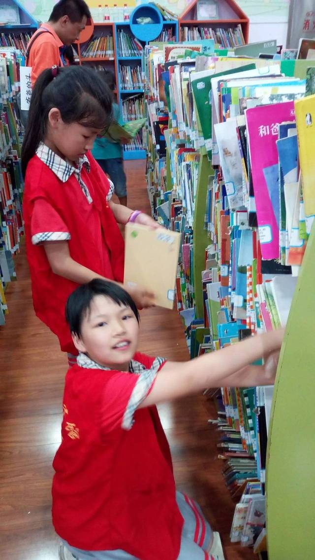 【高殿簡訊】喜迎"金磚"客 爭創(chuàng)文明風(fēng) --廈門市高殿中心小學(xué)四二中隊假日小隊活動