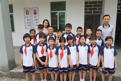 廈門大學(xué)最年輕校友畢業(yè)典禮談支教_教育_網(wǎng)