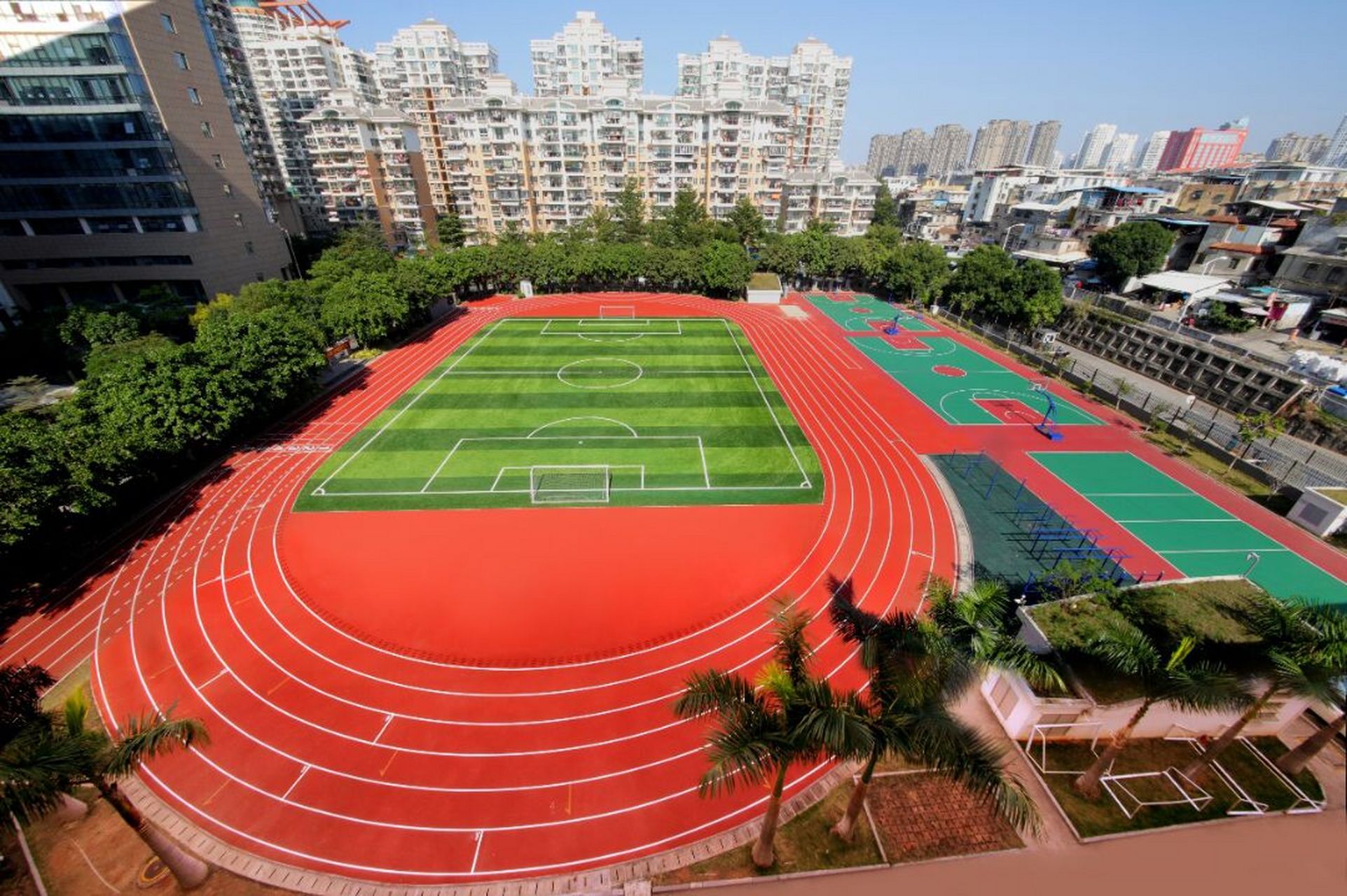 江頭中心小學(xué) 廈門市江頭中心小學(xué)地處湖里呂嶺路,臺灣街和仙岳路交叉