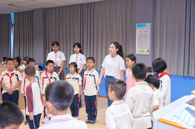 帶著音樂走進(jìn)社會(huì)大課堂