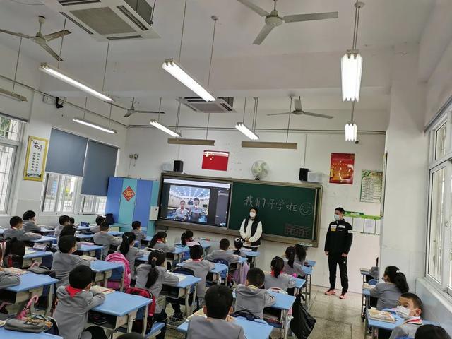 廈門&ldquo;神獸&rdquo;歸籠,好嗨喲!記者直擊返校復(fù)課第一天