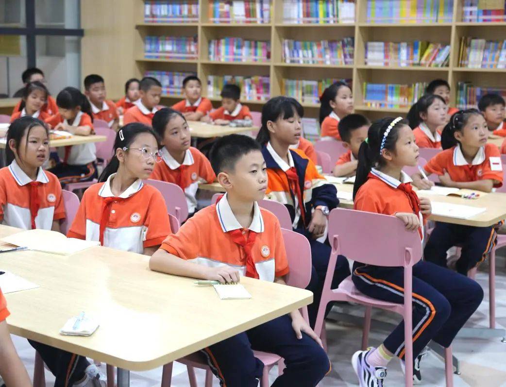 點寫作之燈&mdash;&mdash;"作家進校園"活動走進廈門市翔安區(qū)翔城小學(xué)